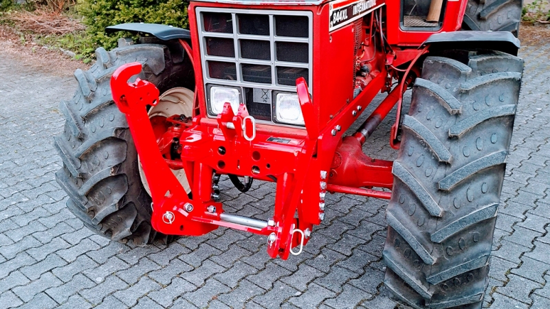 PRIEKŠĒJĀ UZKARE TRAKTORAM CAT. 2 1500KG - SARKANA (RAL 3000)