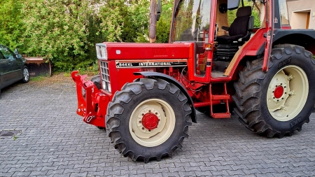 PRIEKŠĒJĀ UZKARE TRAKTORAM CAT. 2 1500KG - SARKANA (RAL 3000)