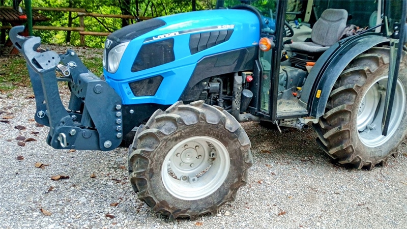 KIT IDRAULICO FRONTALE UNIVERSALE CAT. 2 PER TRACTOR 1500 KG