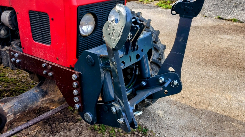 TIRANȚI FRONTALI UNIVERSALI PENTRU TRACTOR CAT.2 1500KG