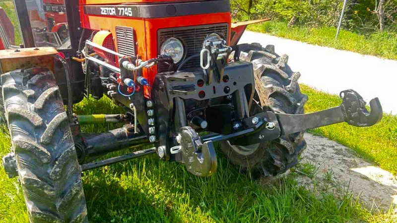 TIRANȚI FRONTALI UNIVERSALI PENTRU TRACTOR CAT.2 1500KG
